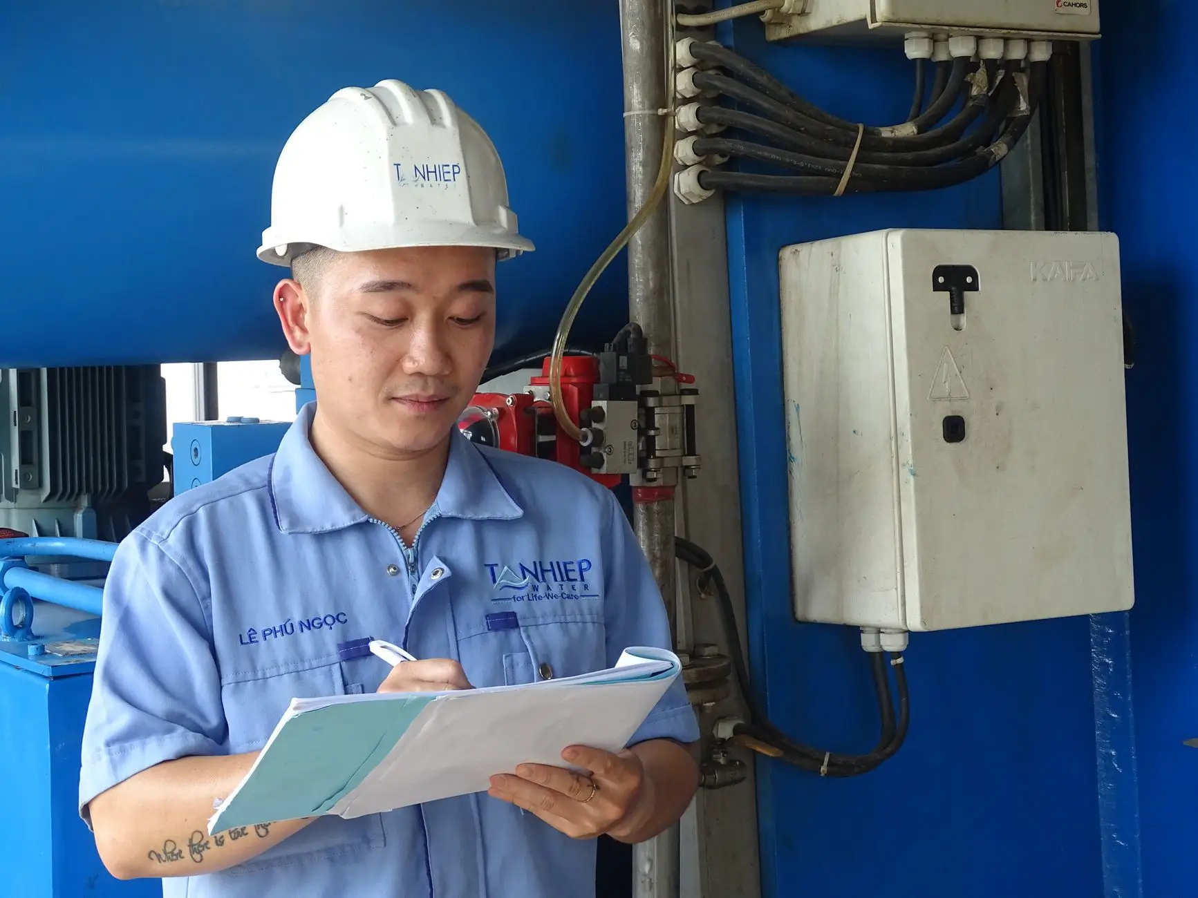 五金交电在建筑装修中的选型要点与质量控制指南